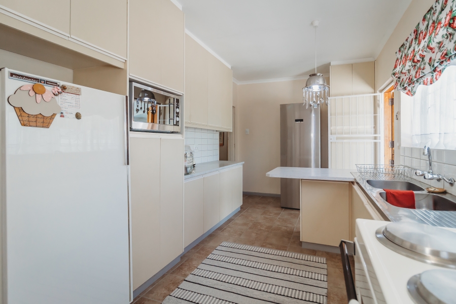 5 Bedroom Property for Sale in Denneoord Western Cape